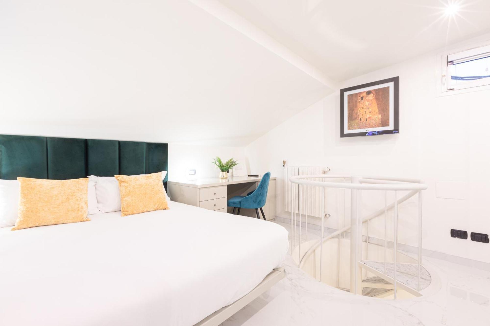 Monte Napoleone Split-Level Terrace Apartment - Top Collection Milan Luaran gambar