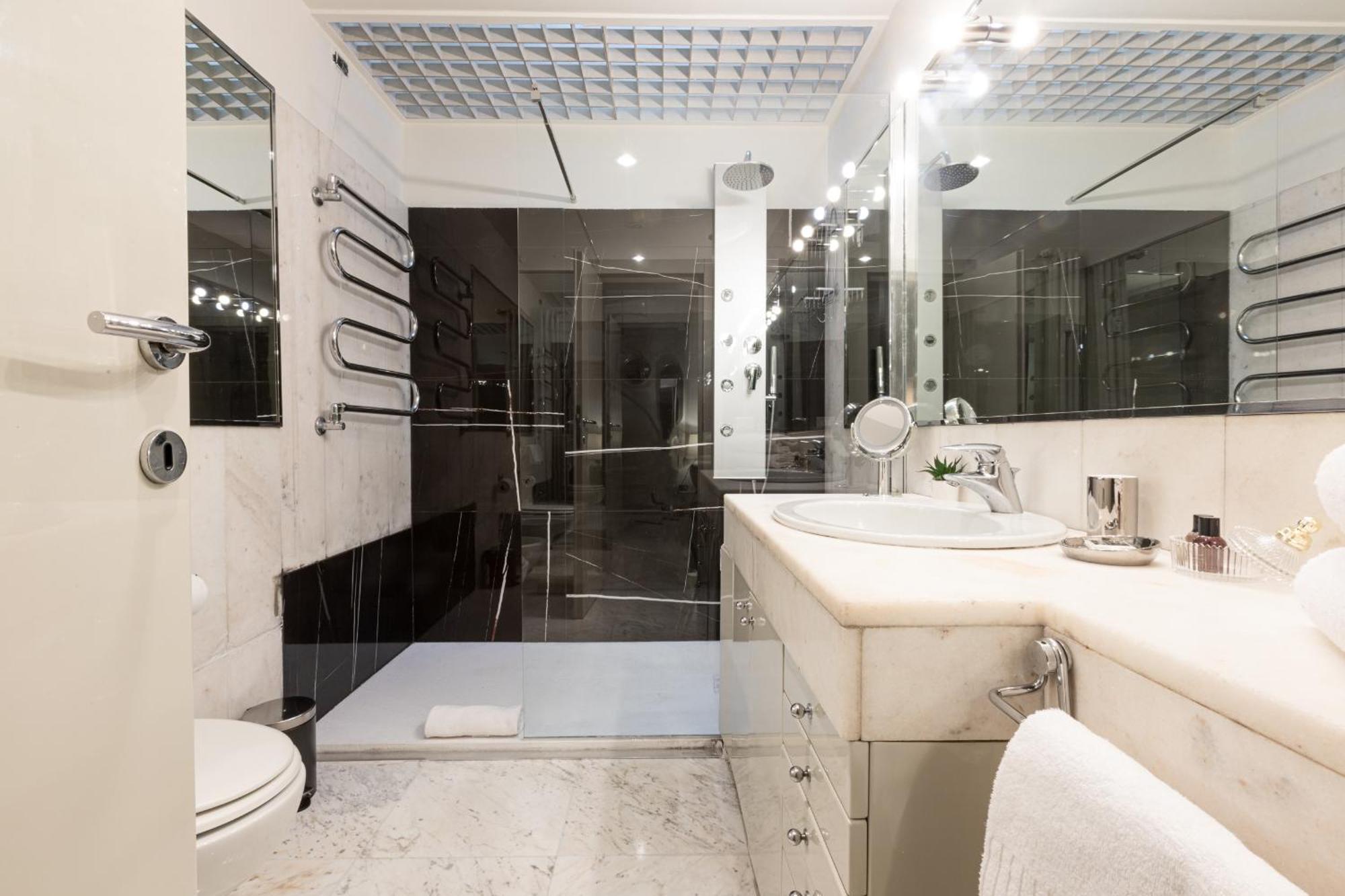 Monte Napoleone Split-Level Terrace Apartment - Top Collection Milan Luaran gambar