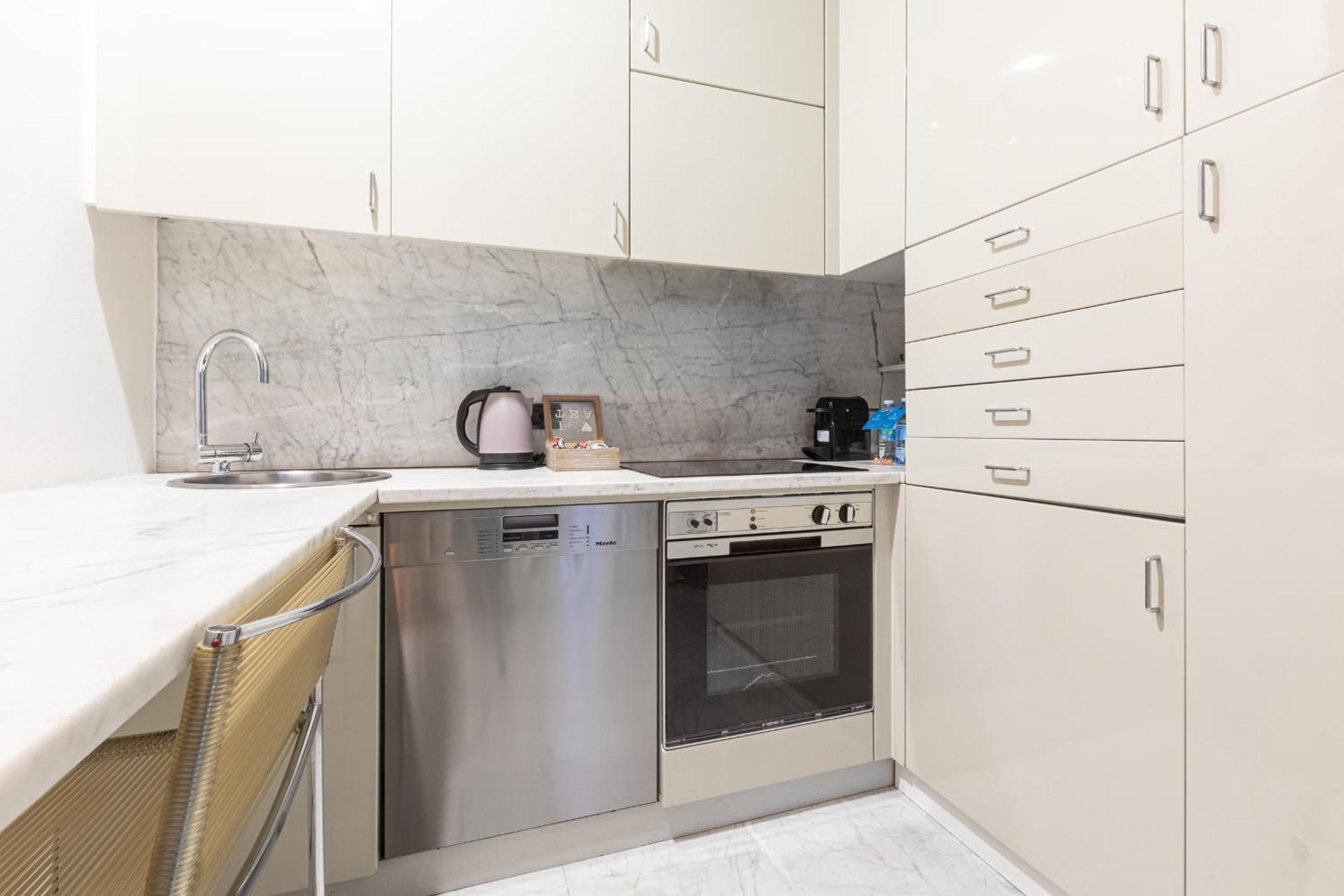 Monte Napoleone Split-Level Terrace Apartment - Top Collection Milan Luaran gambar