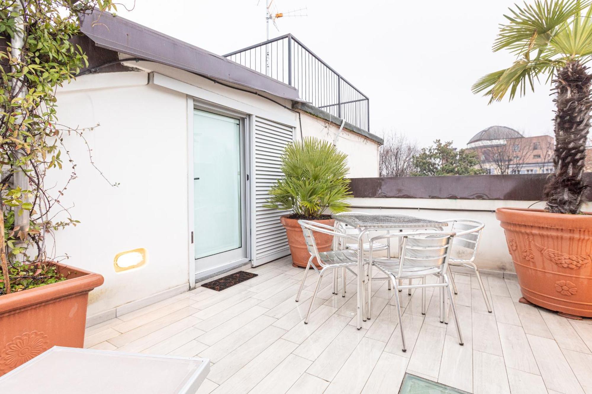 Monte Napoleone Split-Level Terrace Apartment - Top Collection Milan Luaran gambar