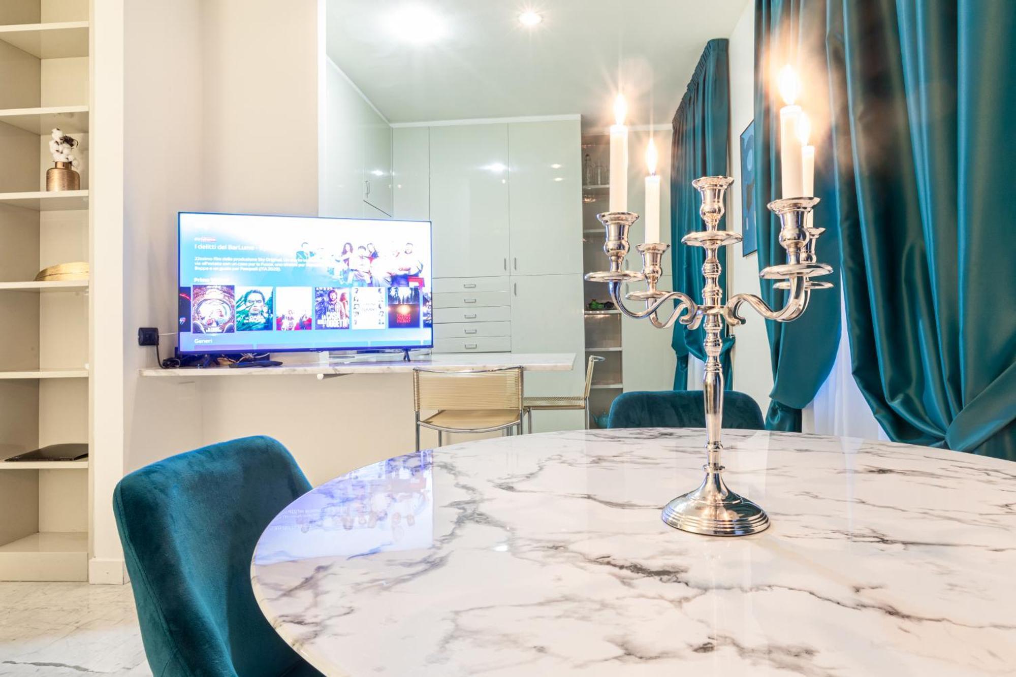 Monte Napoleone Split-Level Terrace Apartment - Top Collection Milan Luaran gambar