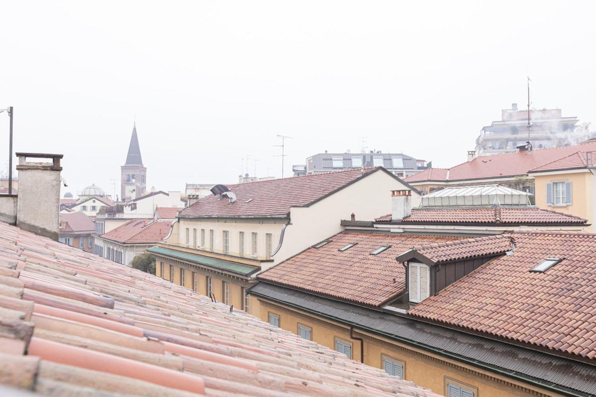 Monte Napoleone Split-Level Terrace Apartment - Top Collection Milan Luaran gambar