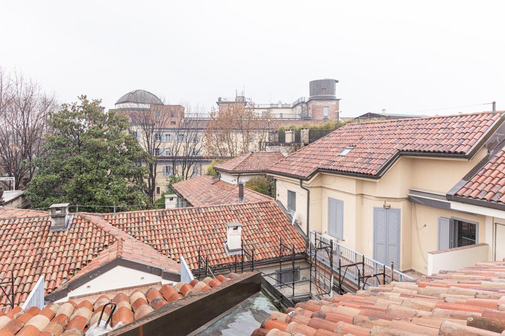 Monte Napoleone Split-Level Terrace Apartment - Top Collection Milan Luaran gambar