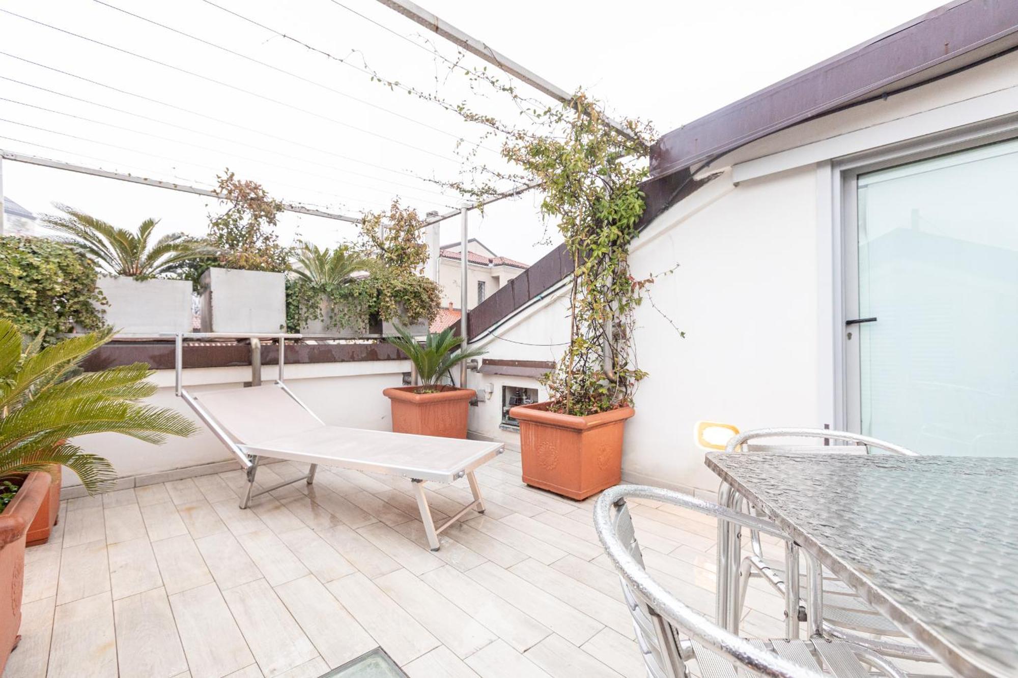Monte Napoleone Split-Level Terrace Apartment - Top Collection Milan Luaran gambar