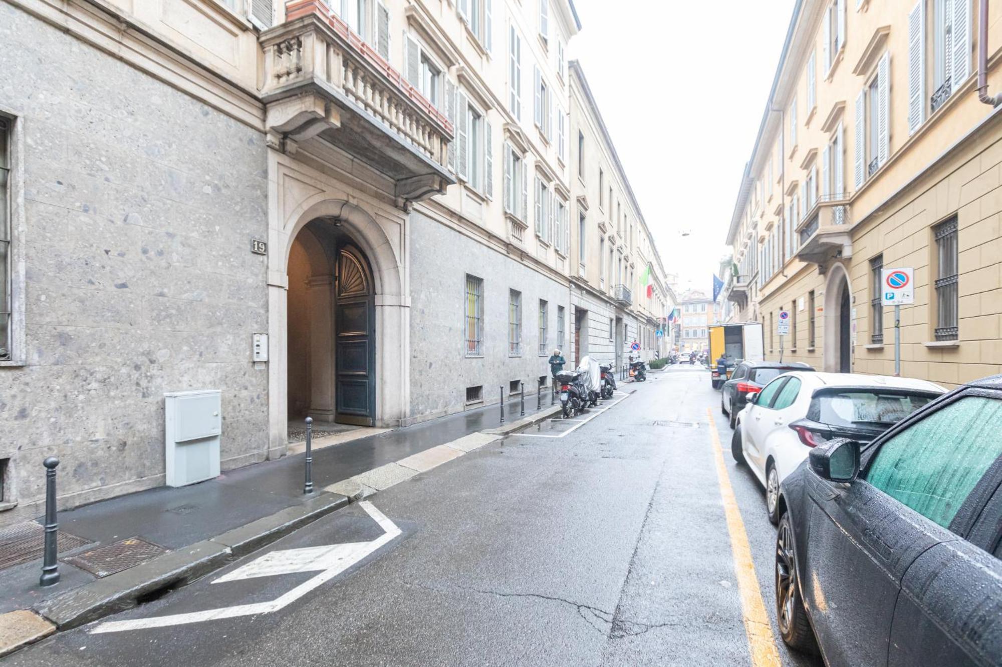 Monte Napoleone Split-Level Terrace Apartment - Top Collection Milan Luaran gambar